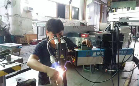 KOK网页版官方网站模具焊补焊现场