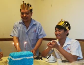 KOK网页版官方网站激光集体生日宴男主角